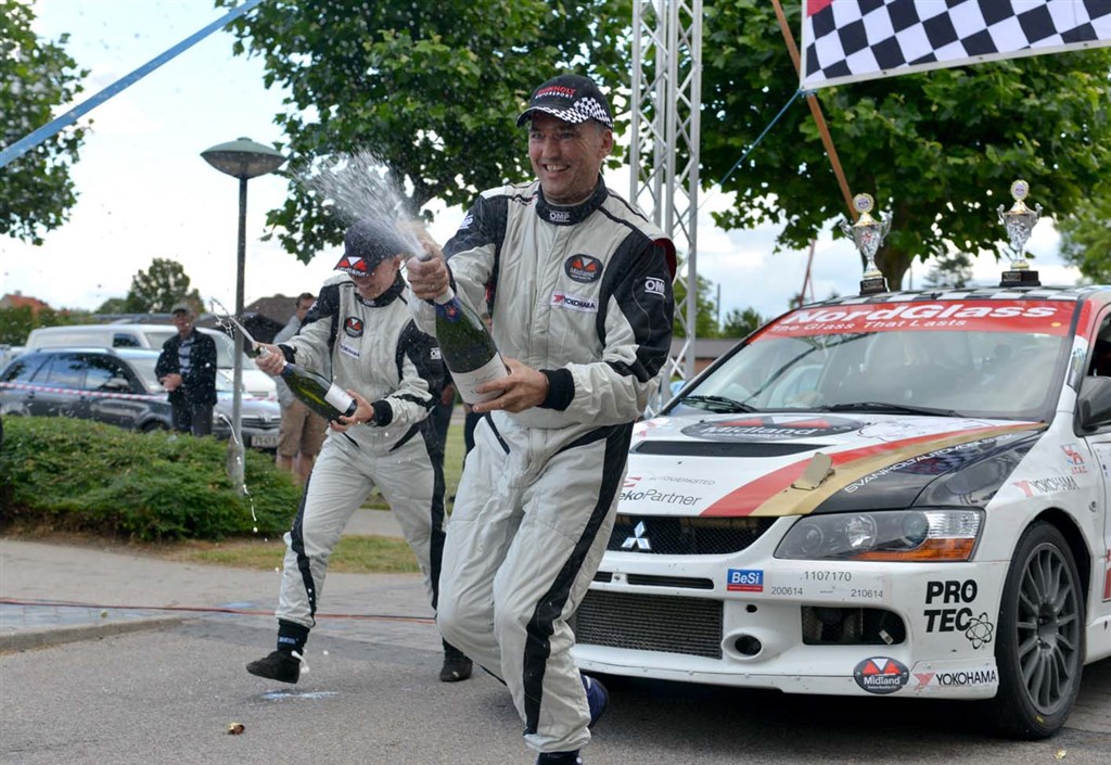Tim Svanholt og Carina Møller
(Foto: Svanholt Motorsport)